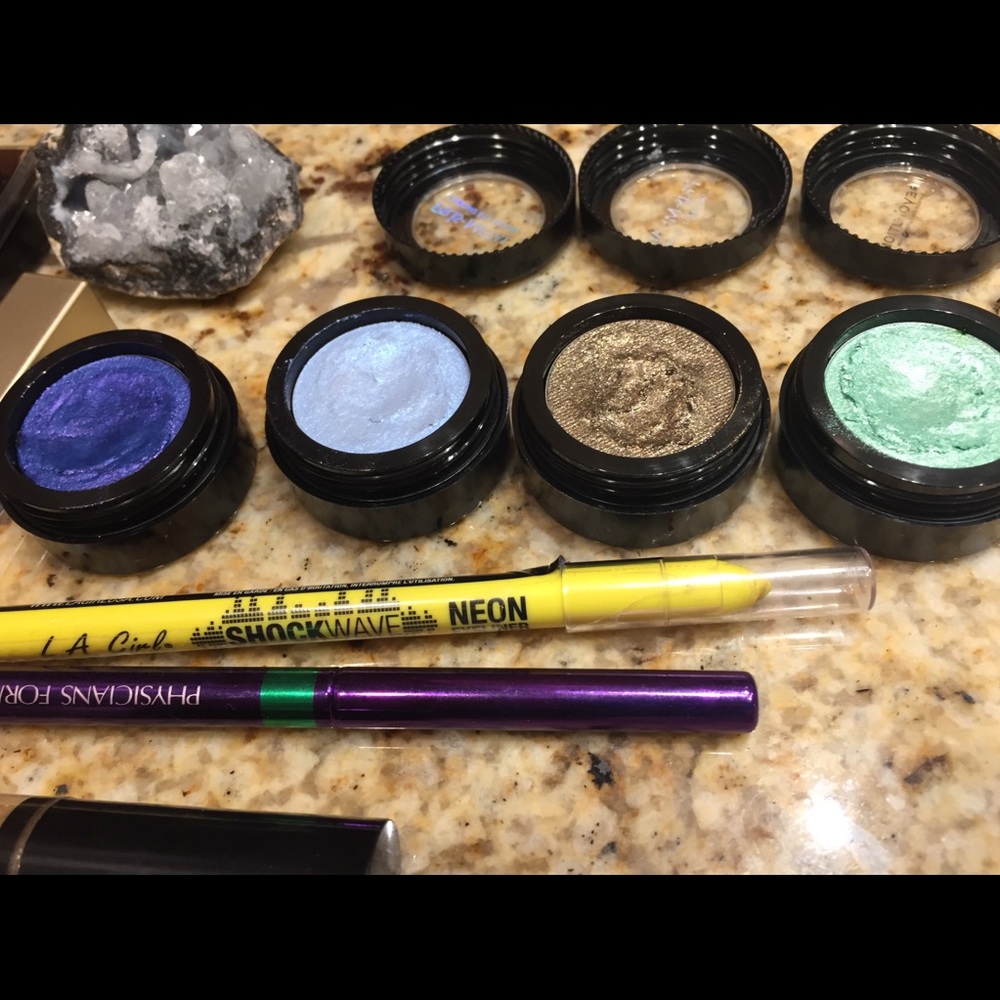 Makeup bundle - Picture 4 of 4